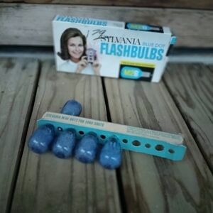 Vintage Sylvania Blue Dot Flashbulbs M2B 5 Flashbulbs for Camera Photography